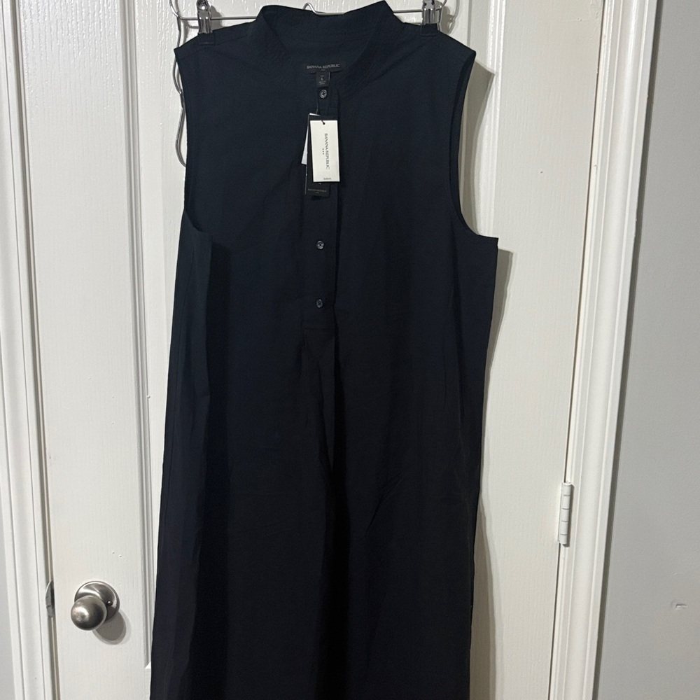 Chic Black Sleeveless Dress